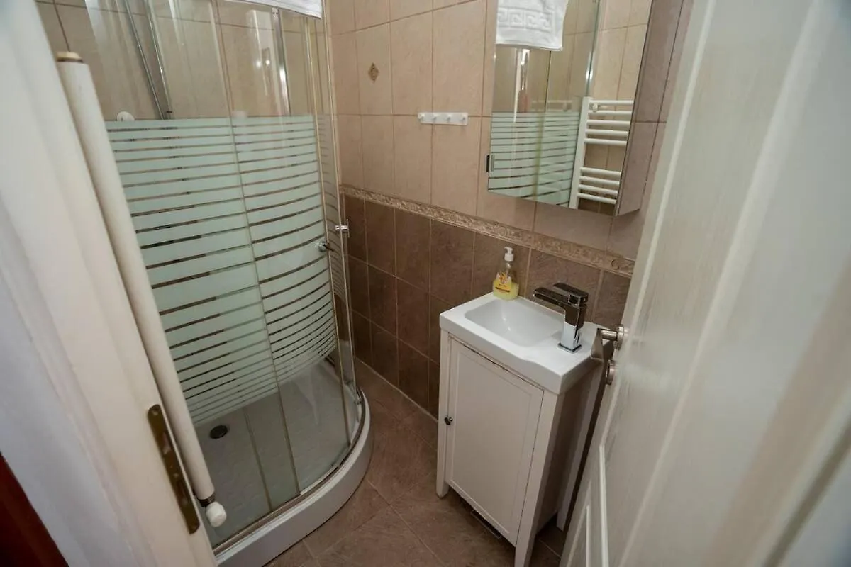 Cozy Studio In Downtown Bucharest Apartment